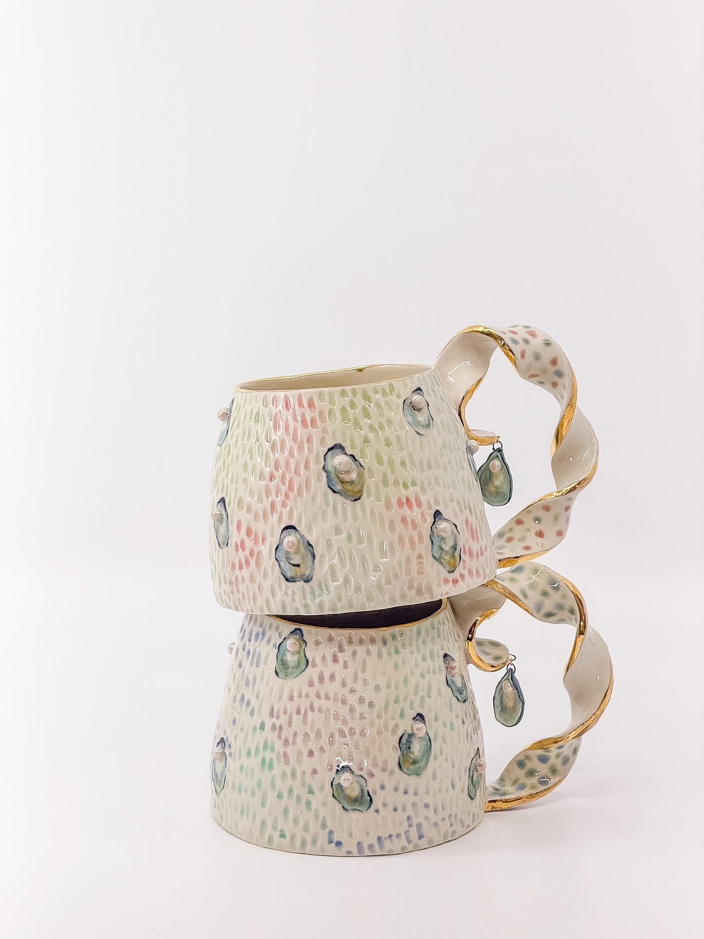 Coral Oyster Mug with Charm