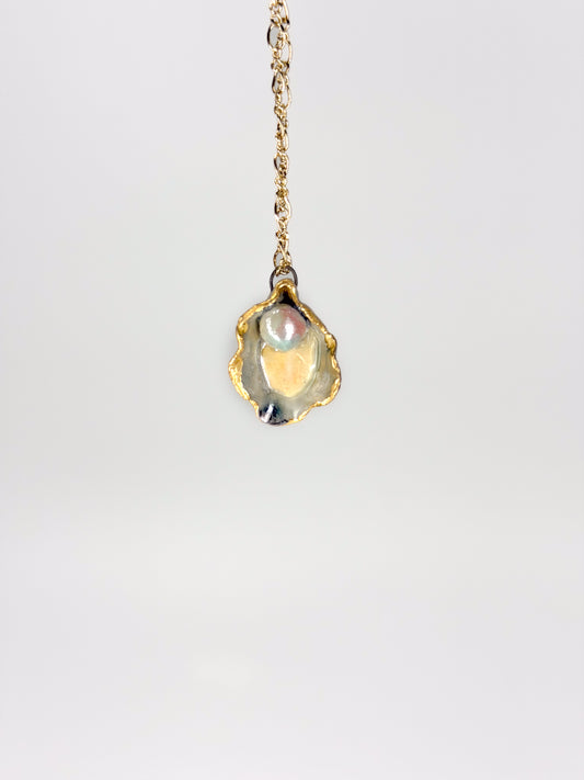Spotted Oyster Charm